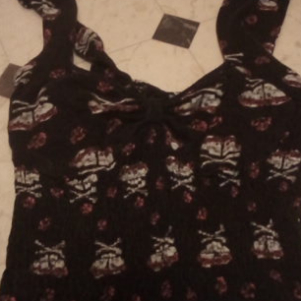 Skulls and roses crop top